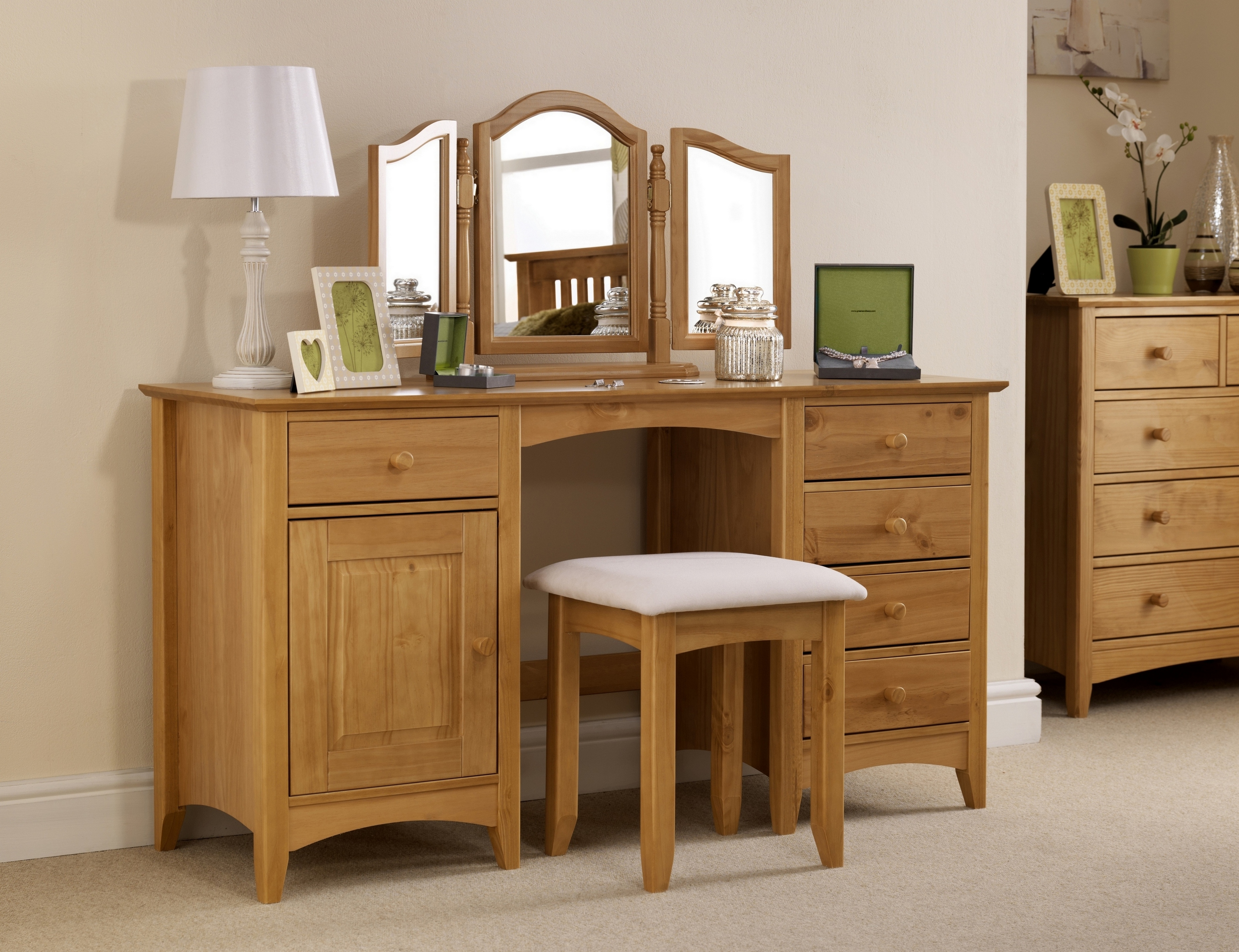 Simplistic Solid Pine Dressing Stool Ashfield Bedroom Furniture Simplistic Solid Pine Dressing Stool